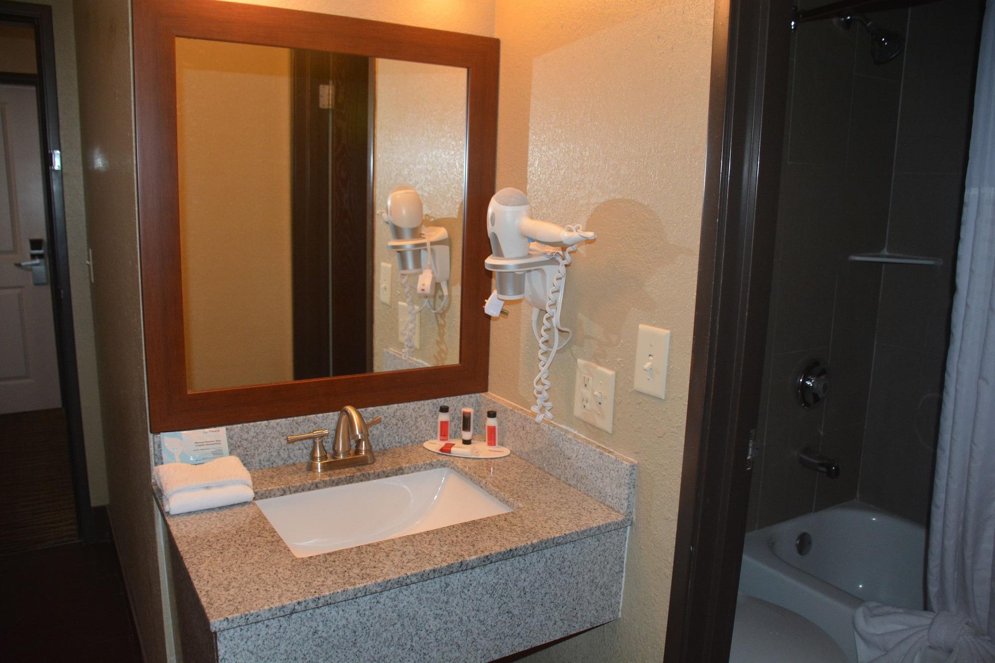 Super 8 By Wyndham Altoona Hotell Eksteriør bilde