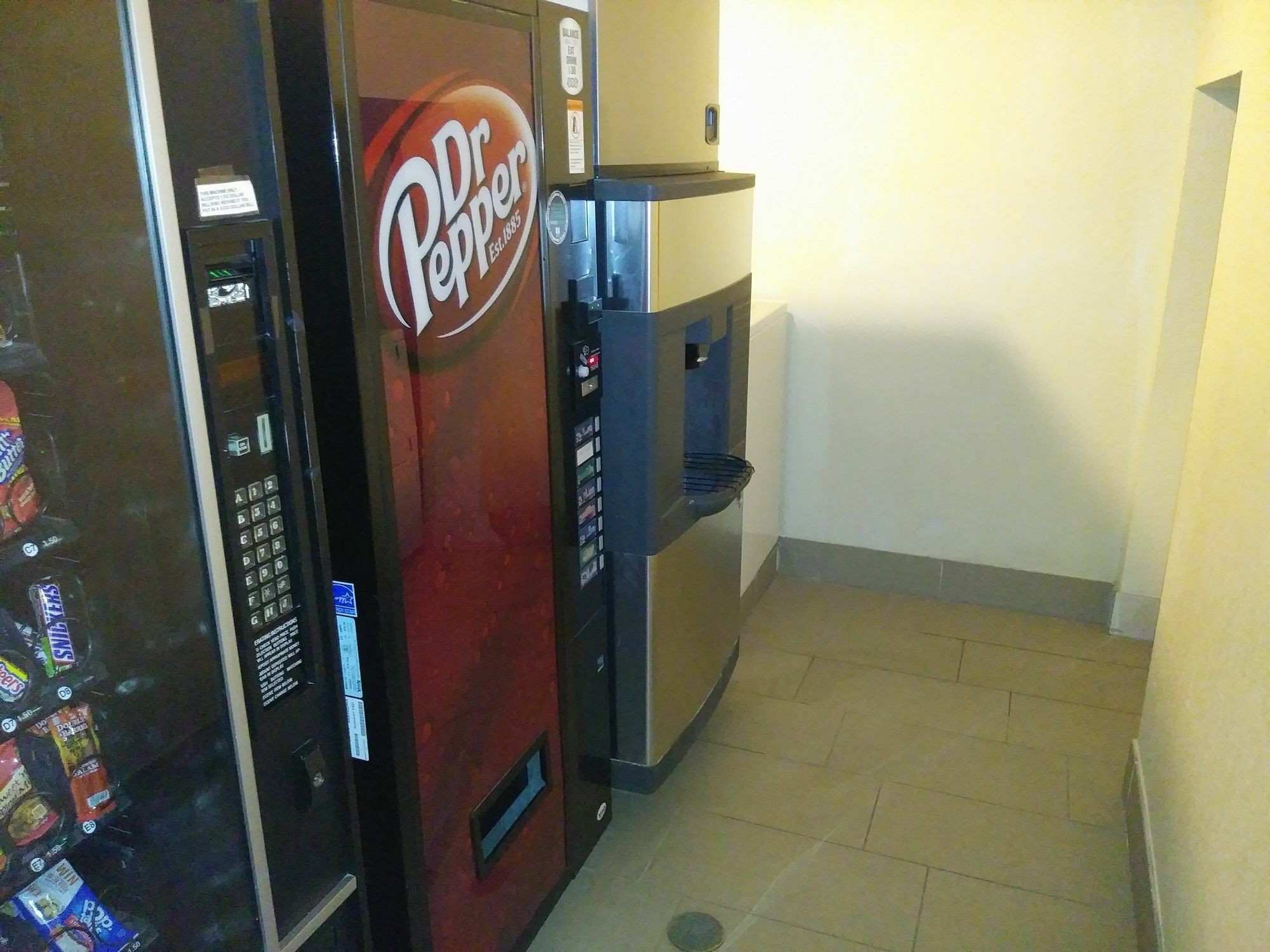 Super 8 By Wyndham Altoona Hotell Eksteriør bilde